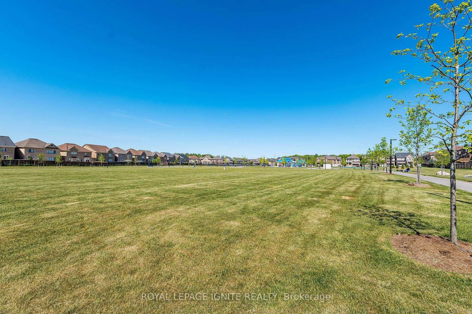 Photo 48 of 18 Monkton Circle, Brampton, Credit Valley — HOMEH