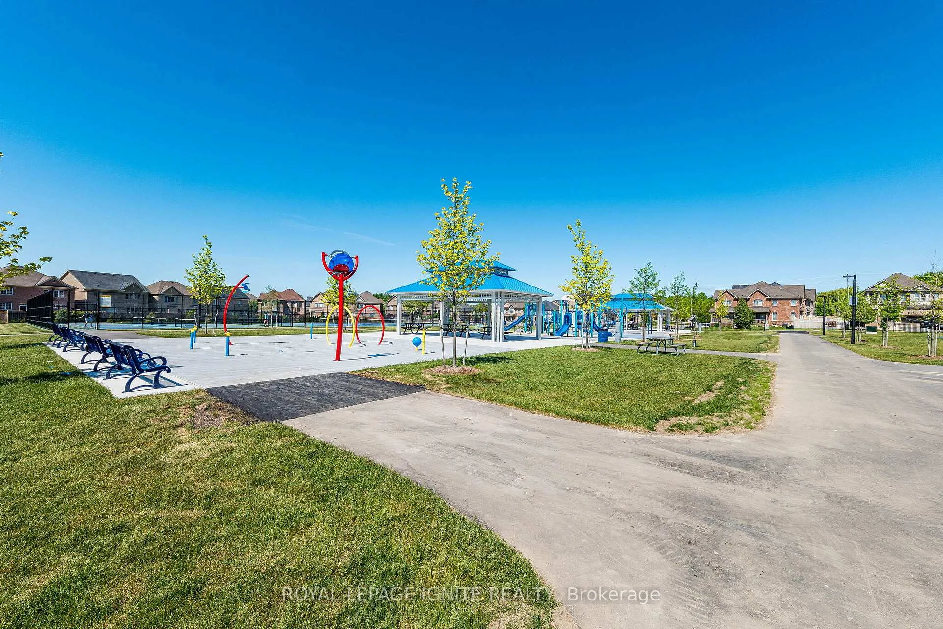 Photo 49 of 18 Monkton Circle, Brampton, Credit Valley — HOMEH
