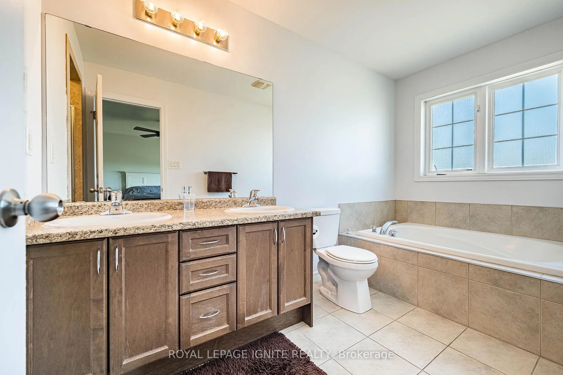 Photo 50 of 18 Monkton Circle, Brampton, Credit Valley — HOMEH