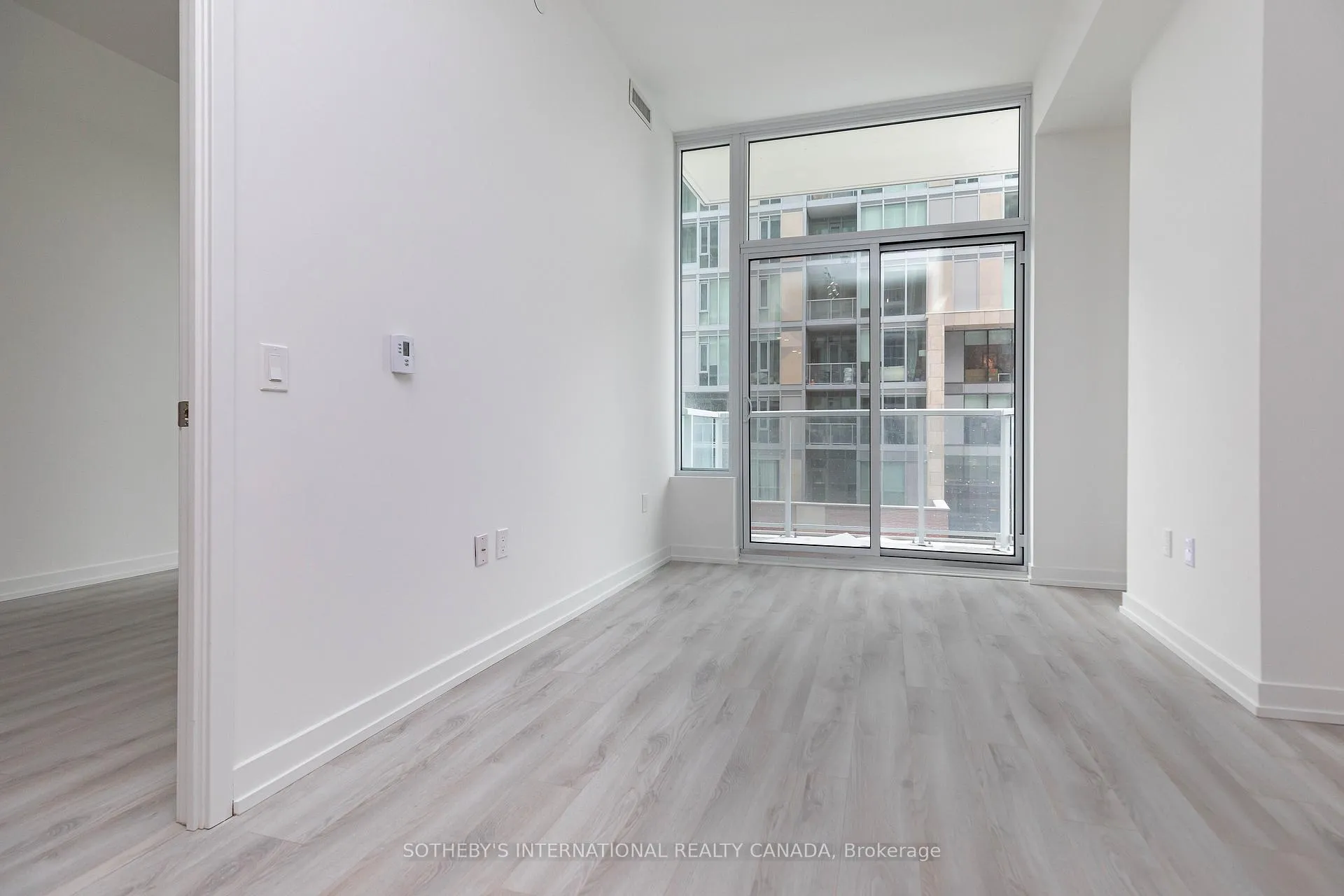 Photo 6 of Unit 403, 33 Helendale Avenue, Toronto, Yonge-Eglinton — HOMEH
