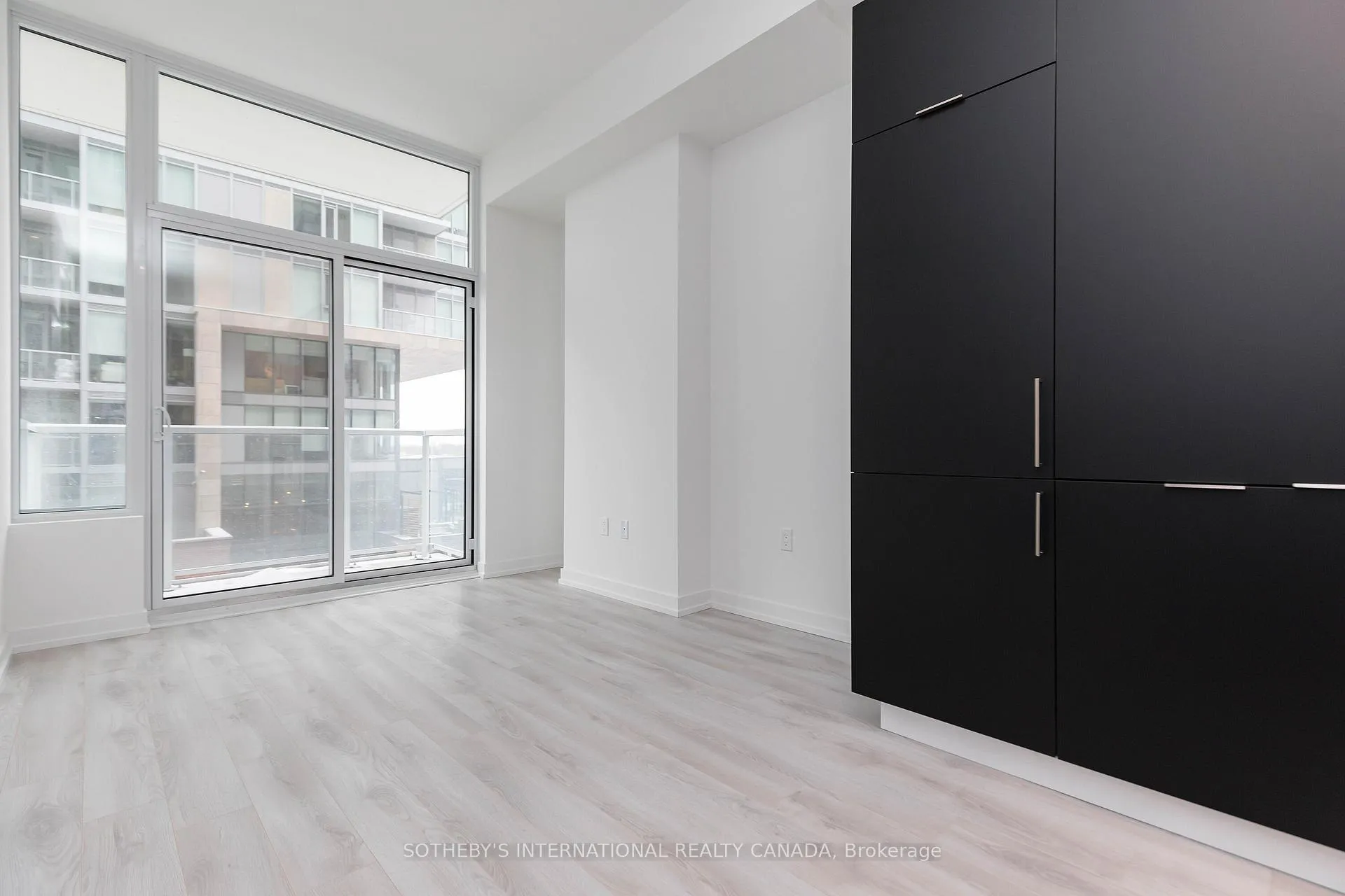 Photo 7 of Unit 403, 33 Helendale Avenue, Toronto, Yonge-Eglinton — HOMEH