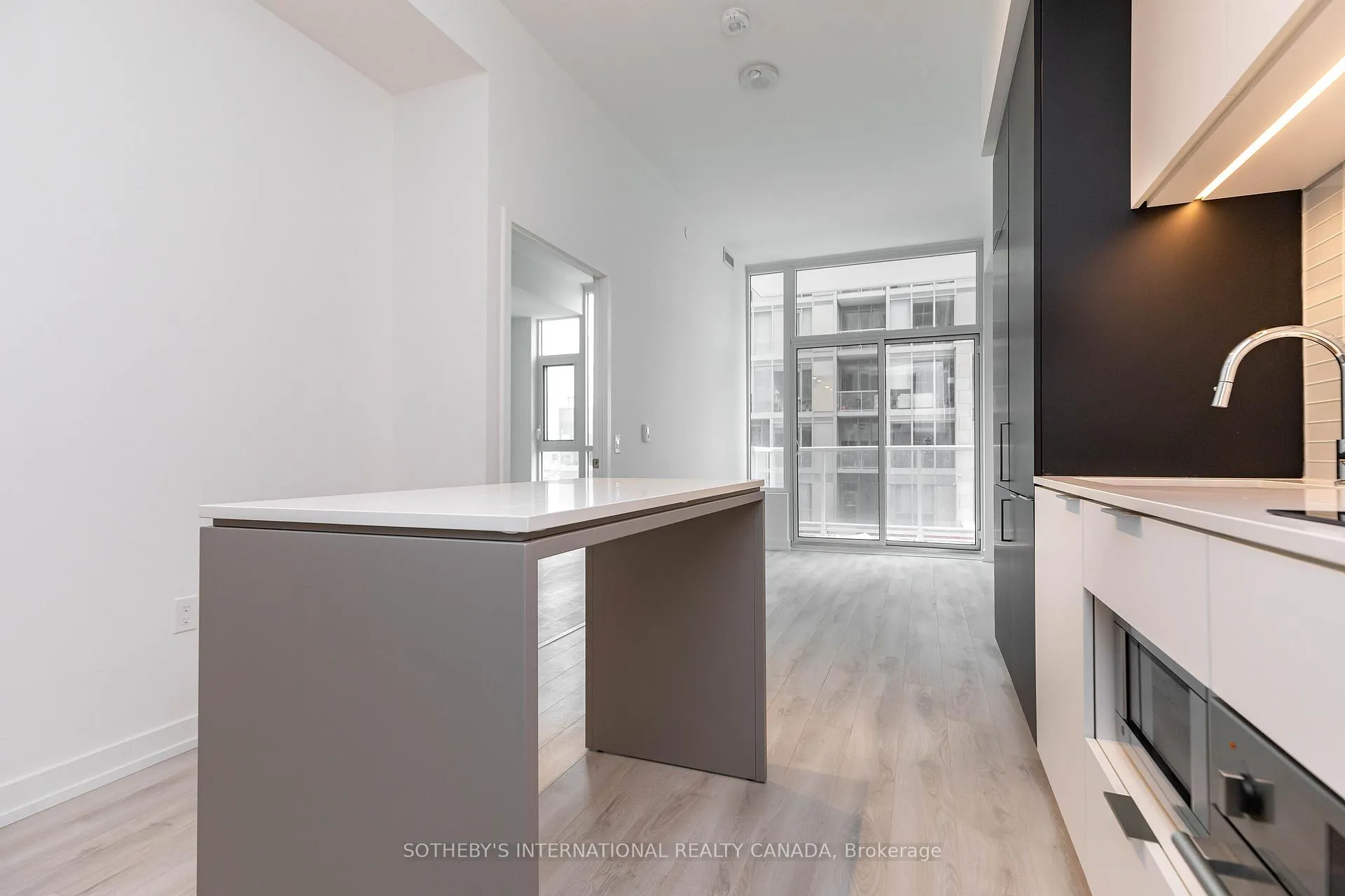 Photo 12 of Unit 403, 33 Helendale Avenue, Toronto, Yonge-Eglinton — HOMEH