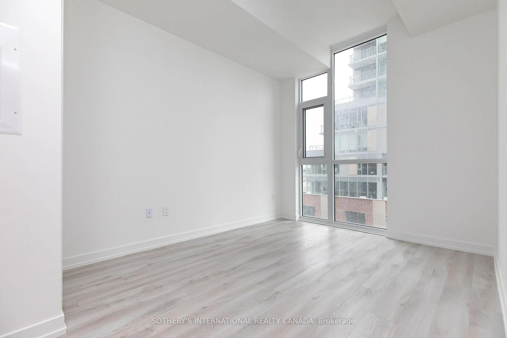 Photo 13 of Unit 403, 33 Helendale Avenue, Toronto, Yonge-Eglinton — HOMEH