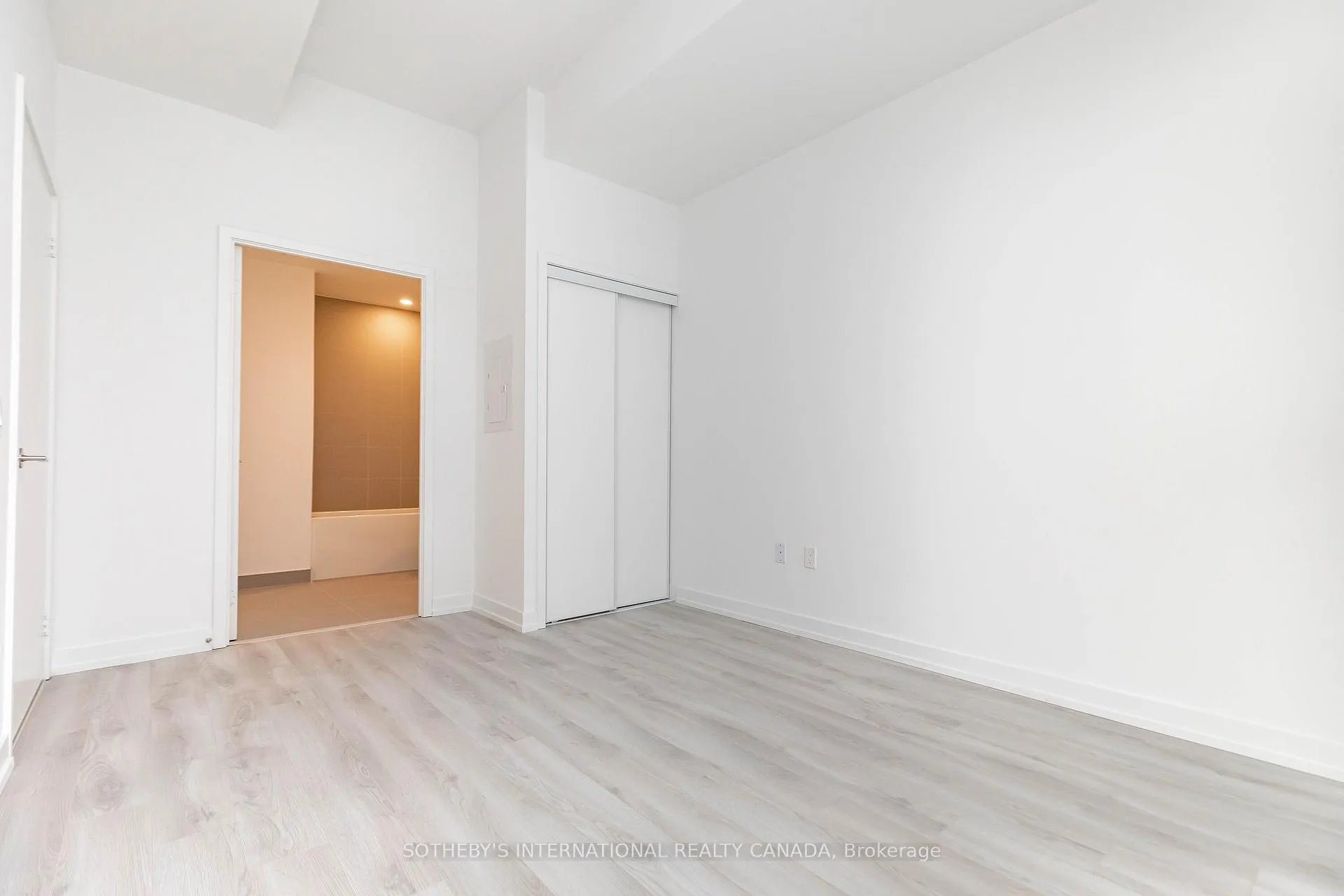 Photo 14 of Unit 403, 33 Helendale Avenue, Toronto, Yonge-Eglinton — HOMEH