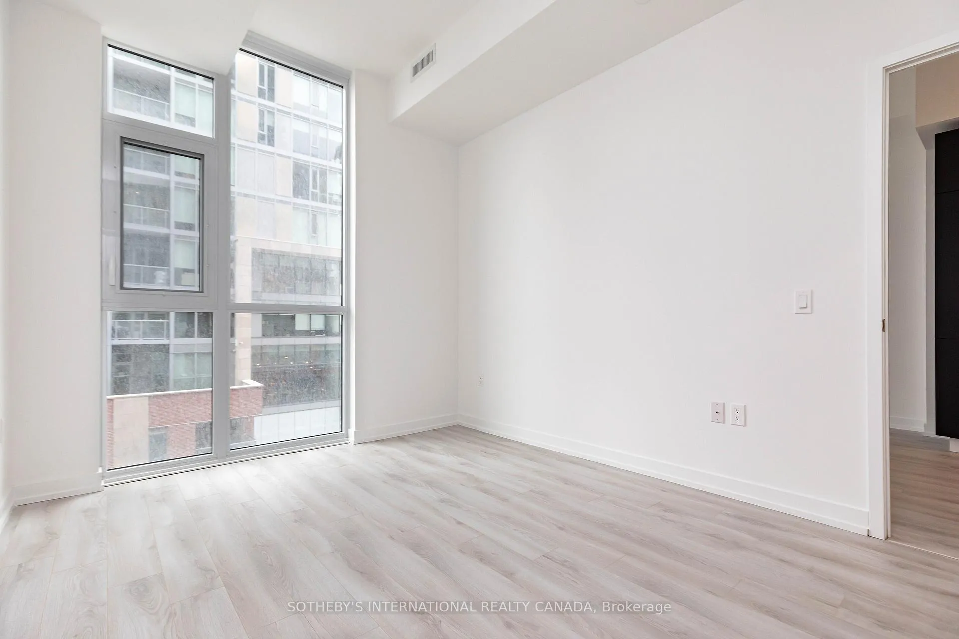 Photo 15 of Unit 403, 33 Helendale Avenue, Toronto, Yonge-Eglinton — HOMEH