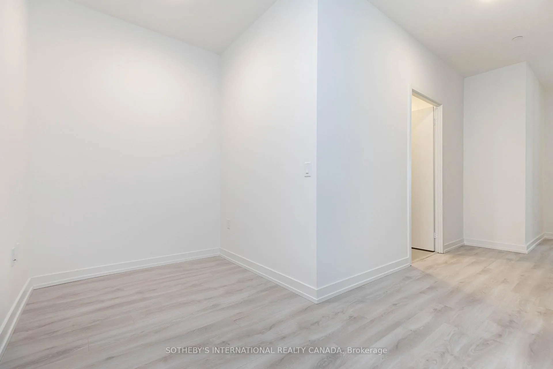 Photo 19 of Unit 403, 33 Helendale Avenue, Toronto, Yonge-Eglinton — HOMEH