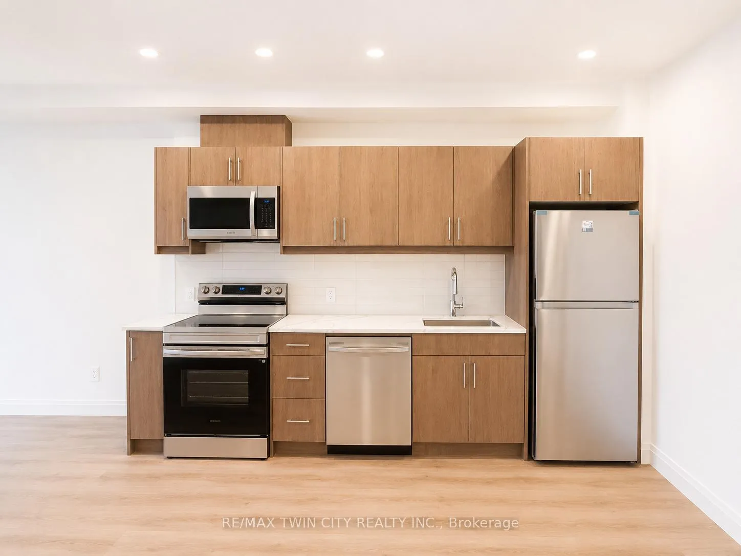 Photo 5 of Unit 209, 1333 Weber Street E, Kitchener — HOMEH