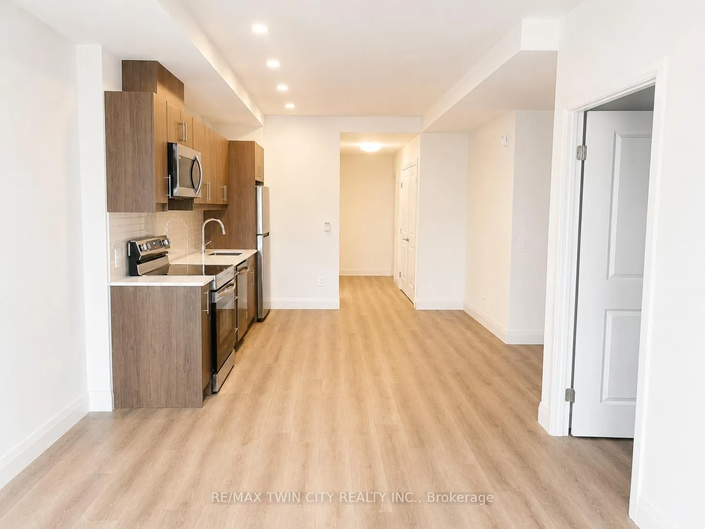 Photo 6 of Unit 209, 1333 Weber Street E, Kitchener — HOMEH