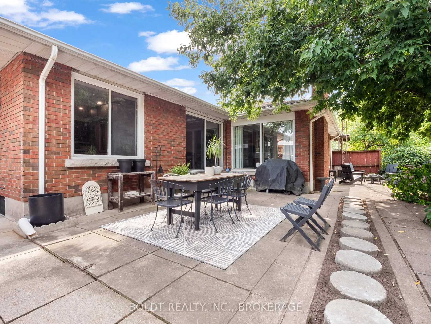 Photo 29 of 38 Kenworth Drive, St. Catharines, Carlton/Bunting — HOMEH
