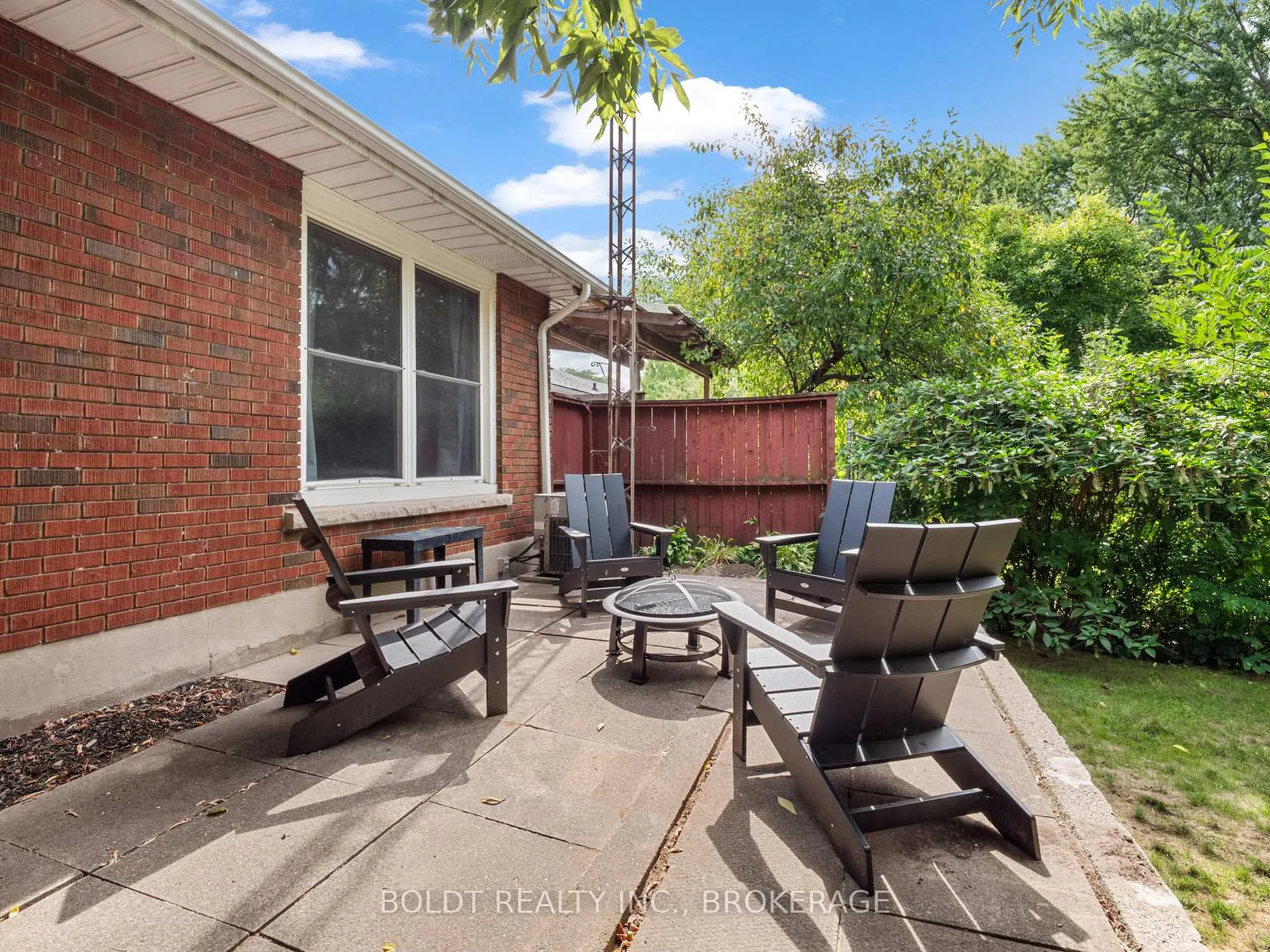 Photo 32 of 38 Kenworth Drive, St. Catharines, Carlton/Bunting — HOMEH