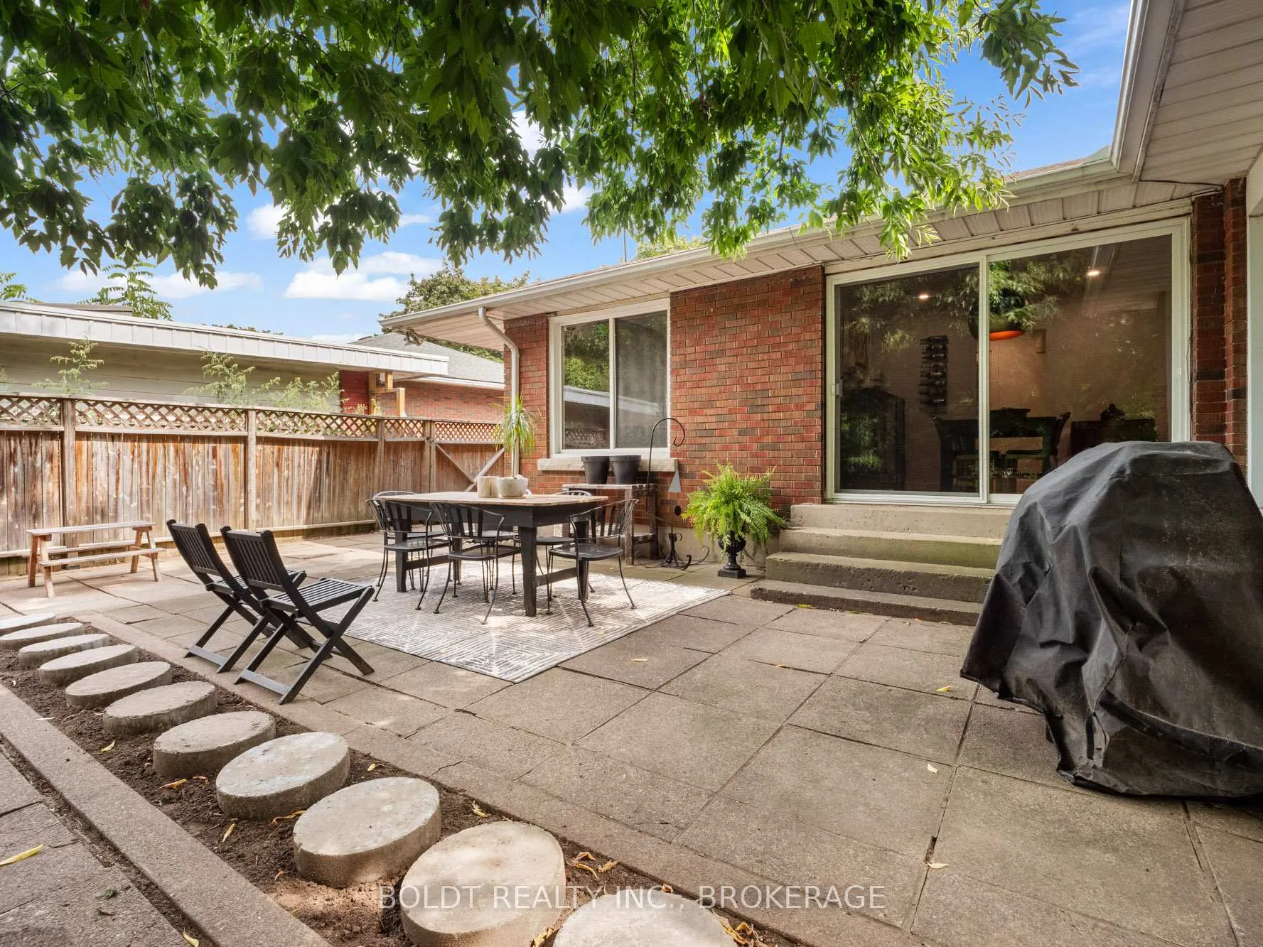 Photo 33 of 38 Kenworth Drive, St. Catharines, Carlton/Bunting — HOMEH