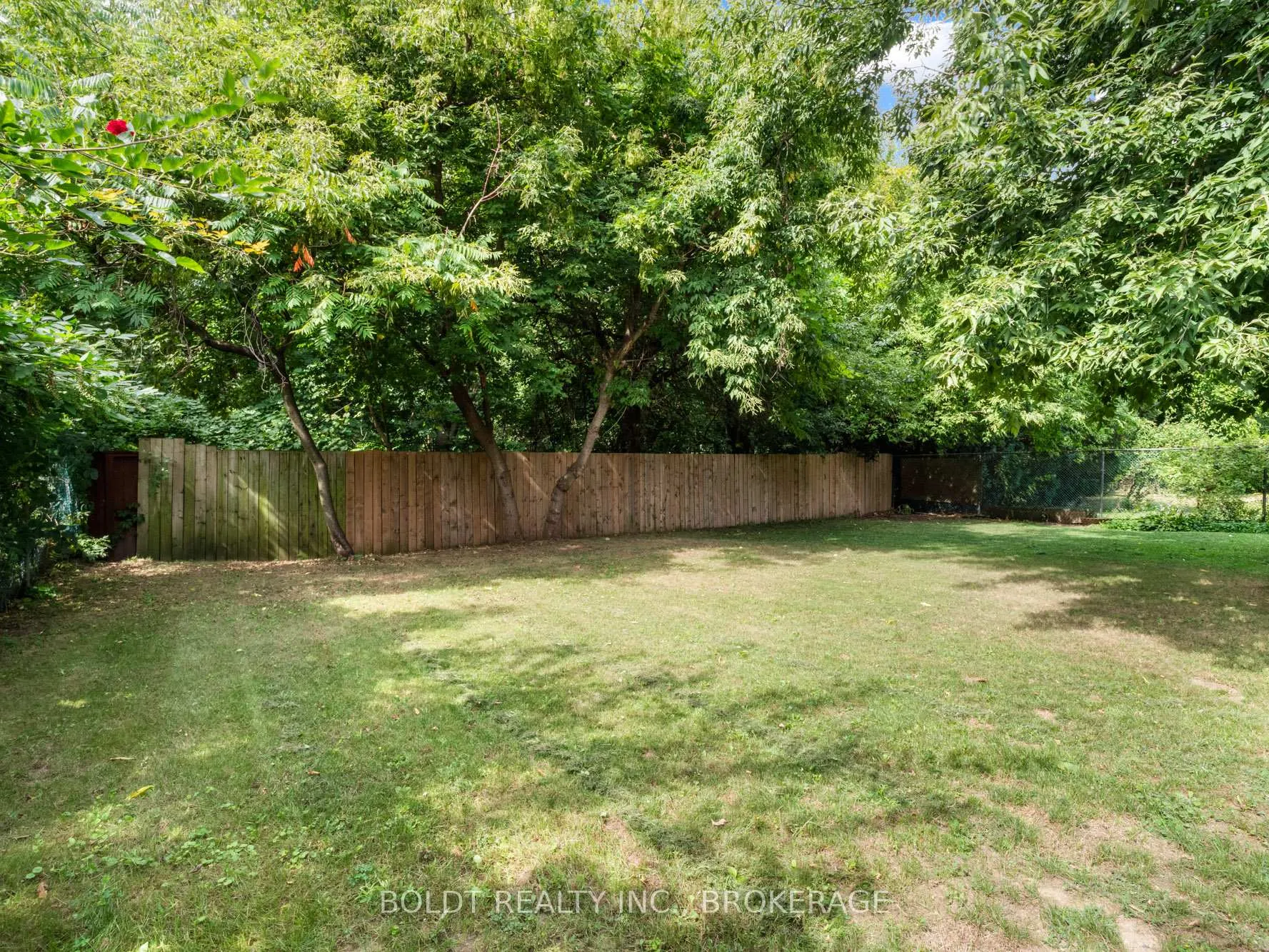 Photo 35 of 38 Kenworth Drive, St. Catharines, Carlton/Bunting — HOMEH