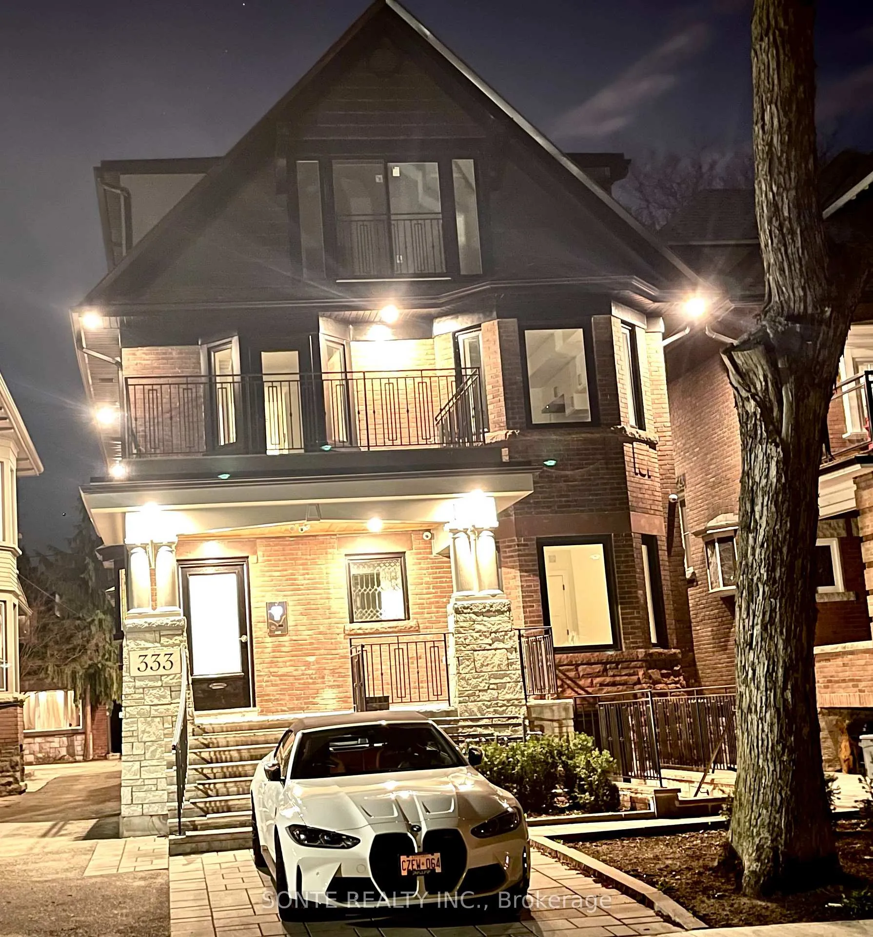 Photo 2 of Unit #301, 333 Palmerston Boulevard, Toronto, Palmerston-Little Italy — HOMEH