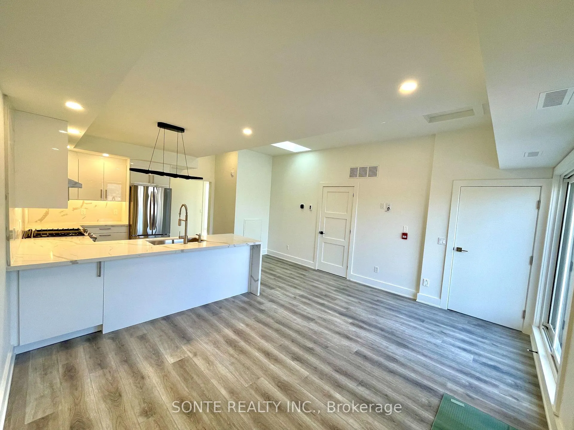 Photo 8 of Unit #301, 333 Palmerston Boulevard, Toronto, Palmerston-Little Italy — HOMEH