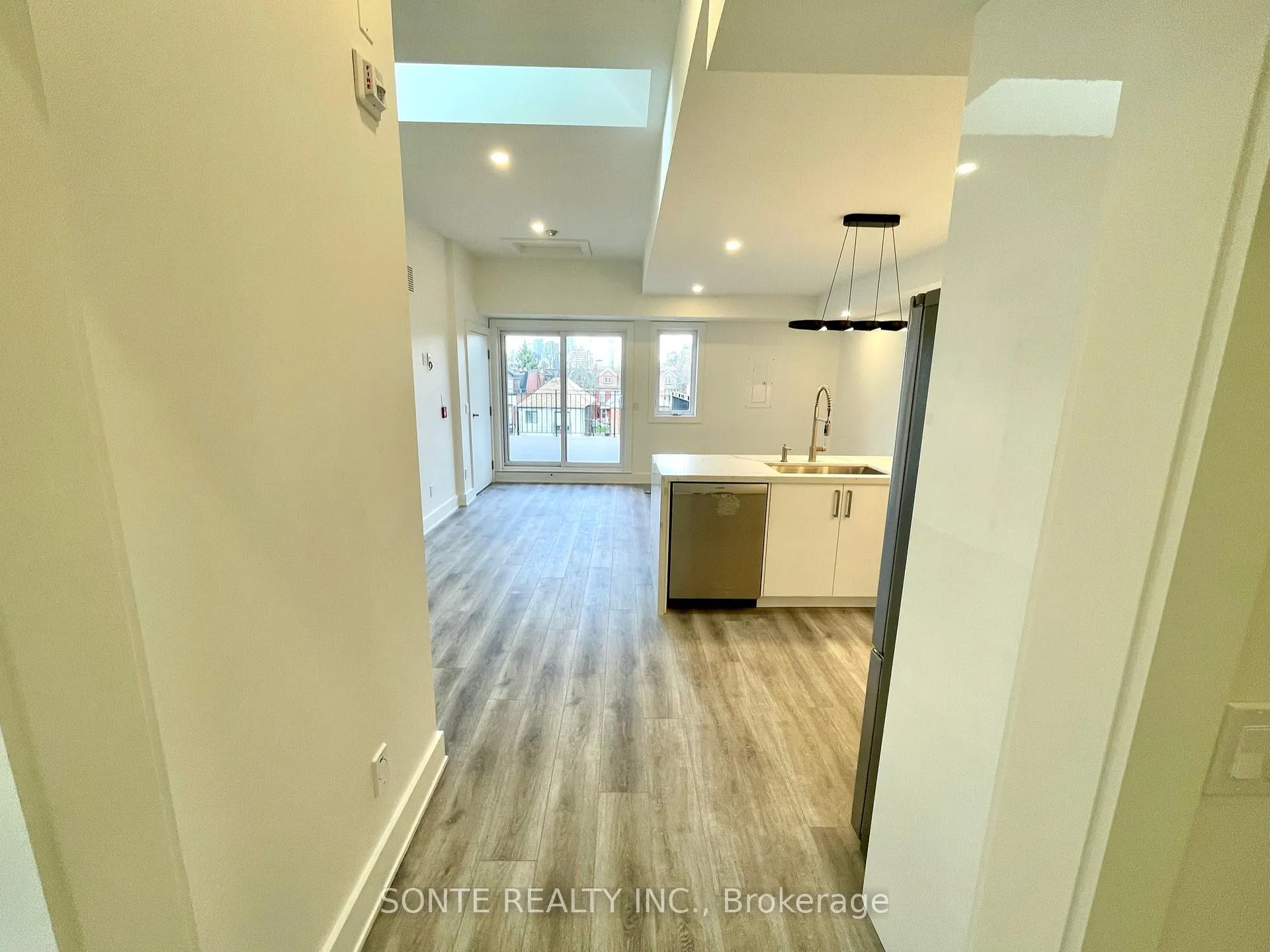 Photo 13 of Unit #301, 333 Palmerston Boulevard, Toronto, Palmerston-Little Italy — HOMEH