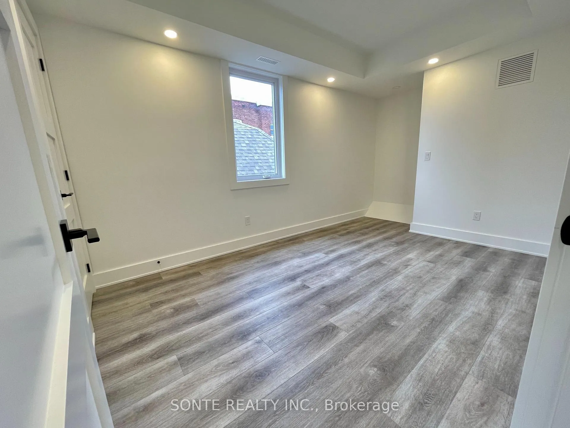 Photo 31 of Unit #301, 333 Palmerston Boulevard, Toronto, Palmerston-Little Italy — HOMEH