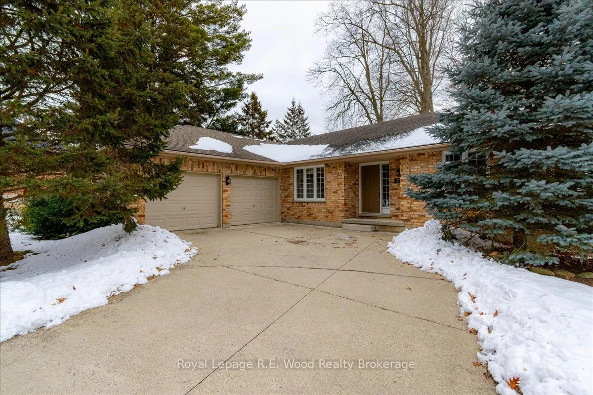 Photo 2 of 27 Woodside Drive, Tillsonburg — HOMEH
