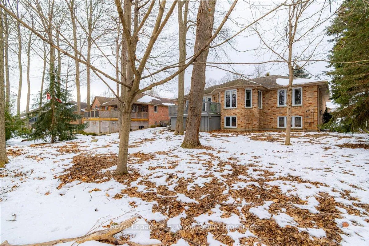Photo 6 of 27 Woodside Drive, Tillsonburg — HOMEH