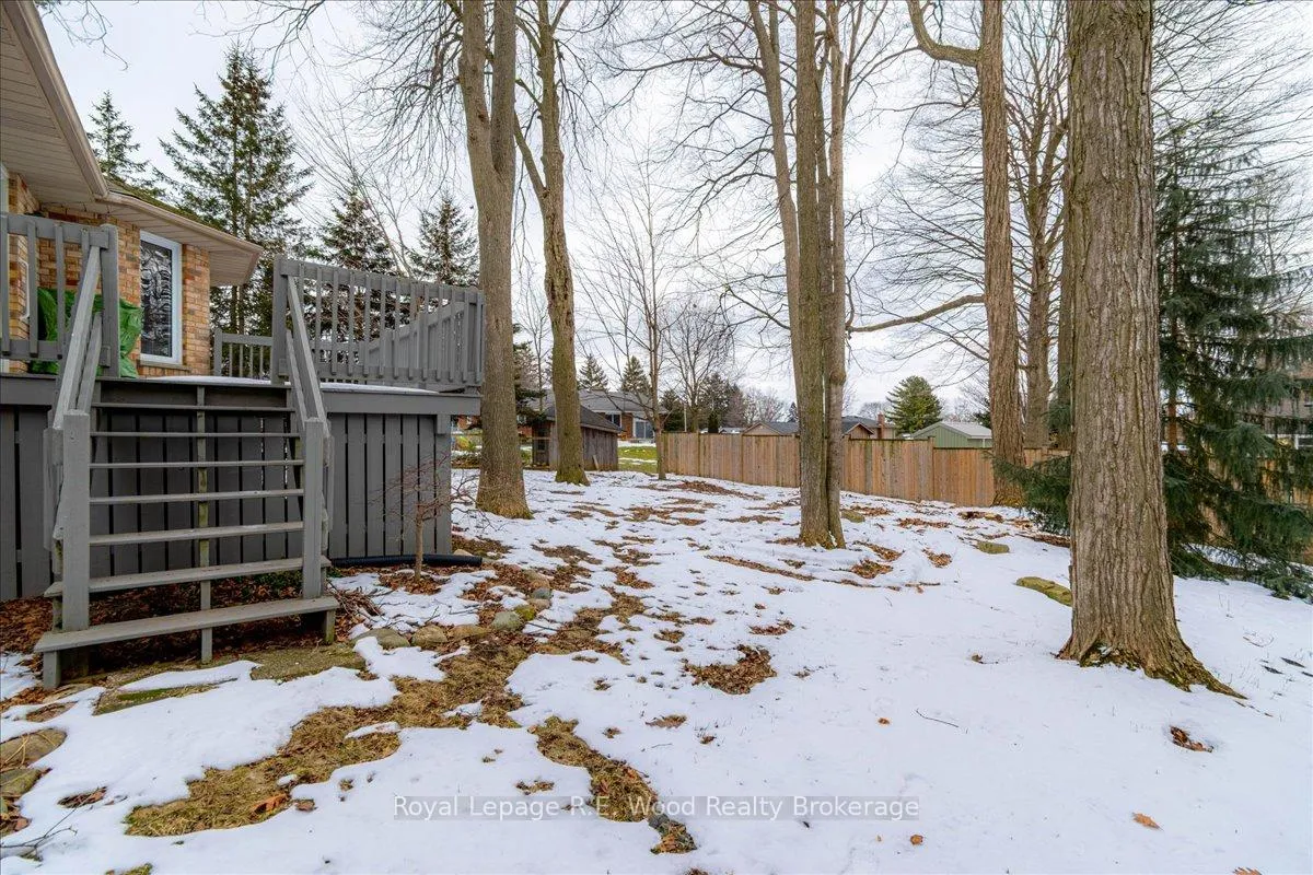Photo 7 of 27 Woodside Drive, Tillsonburg — HOMEH