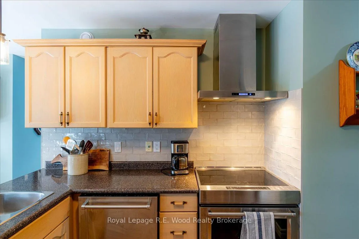 Photo 19 of 27 Woodside Drive, Tillsonburg — HOMEH