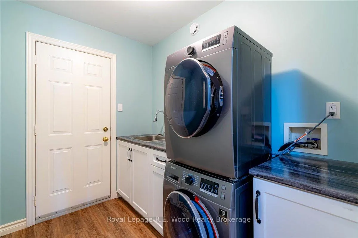 Photo 22 of 27 Woodside Drive, Tillsonburg — HOMEH