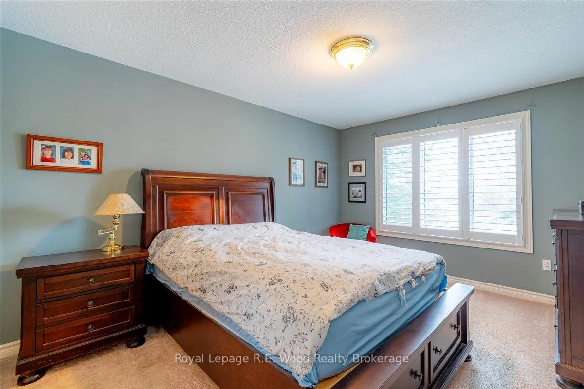 Photo 23 of 27 Woodside Drive, Tillsonburg — HOMEH