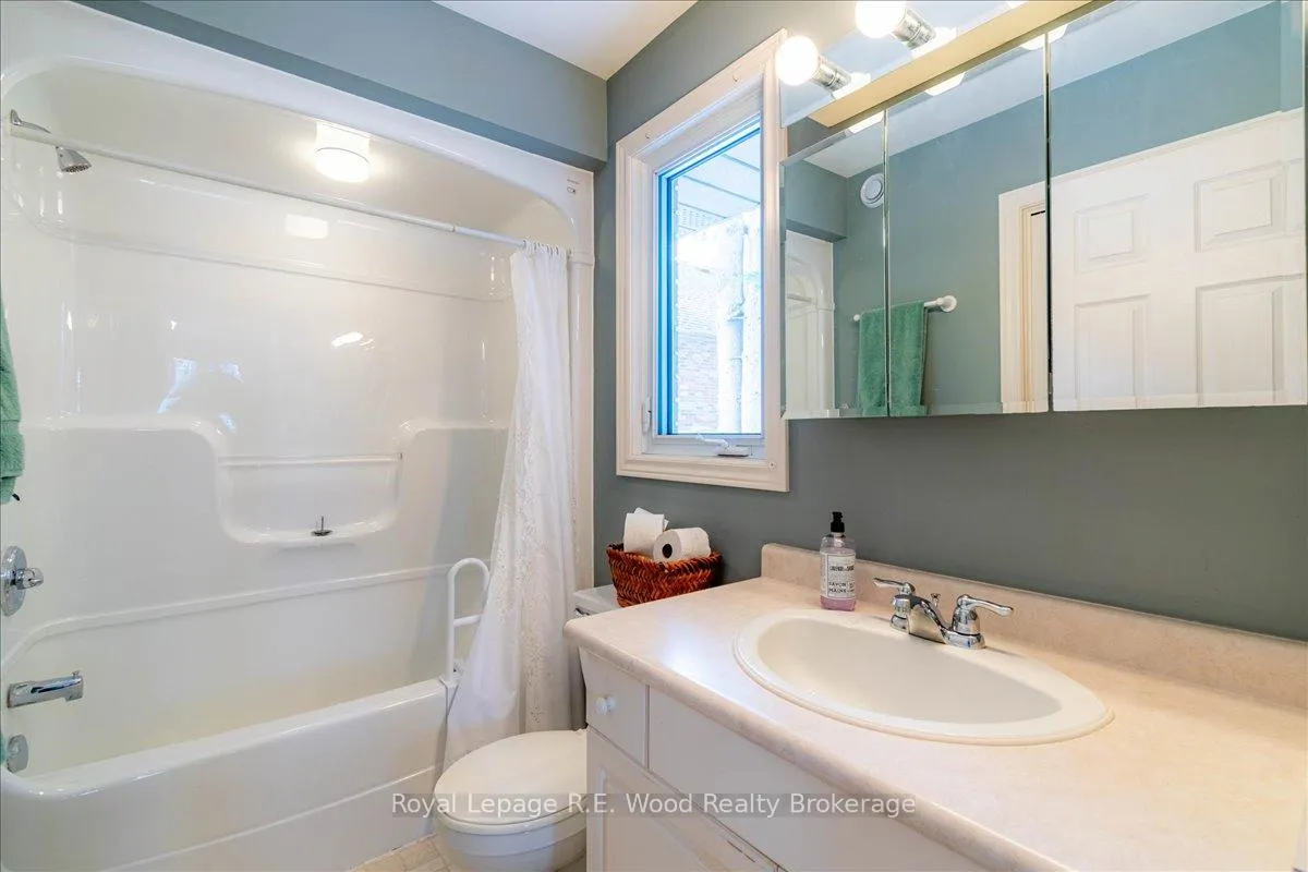 Photo 25 of 27 Woodside Drive, Tillsonburg — HOMEH