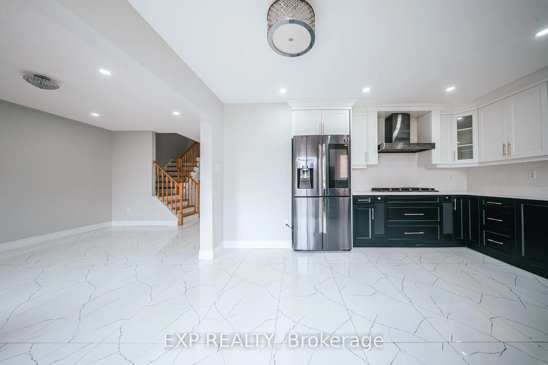 Photo 8 of 3 Deforest Drive, Brampton, Fletcher's Meadow — HOMEH