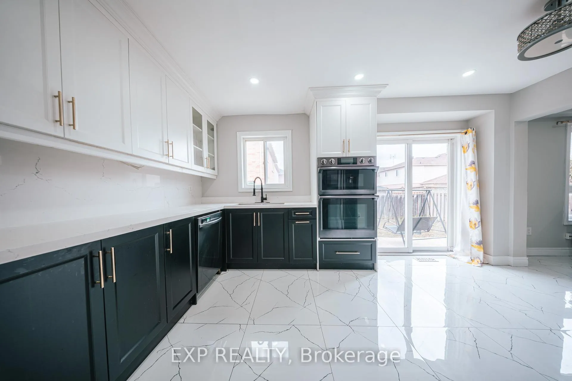 Photo 11 of 3 Deforest Drive, Brampton, Fletcher's Meadow — HOMEH