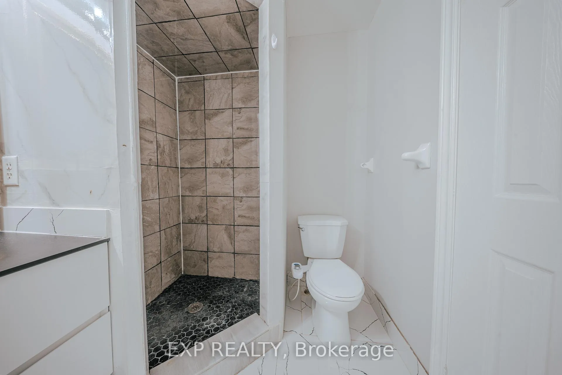 Photo 26 of 3 Deforest Drive, Brampton, Fletcher's Meadow — HOMEH