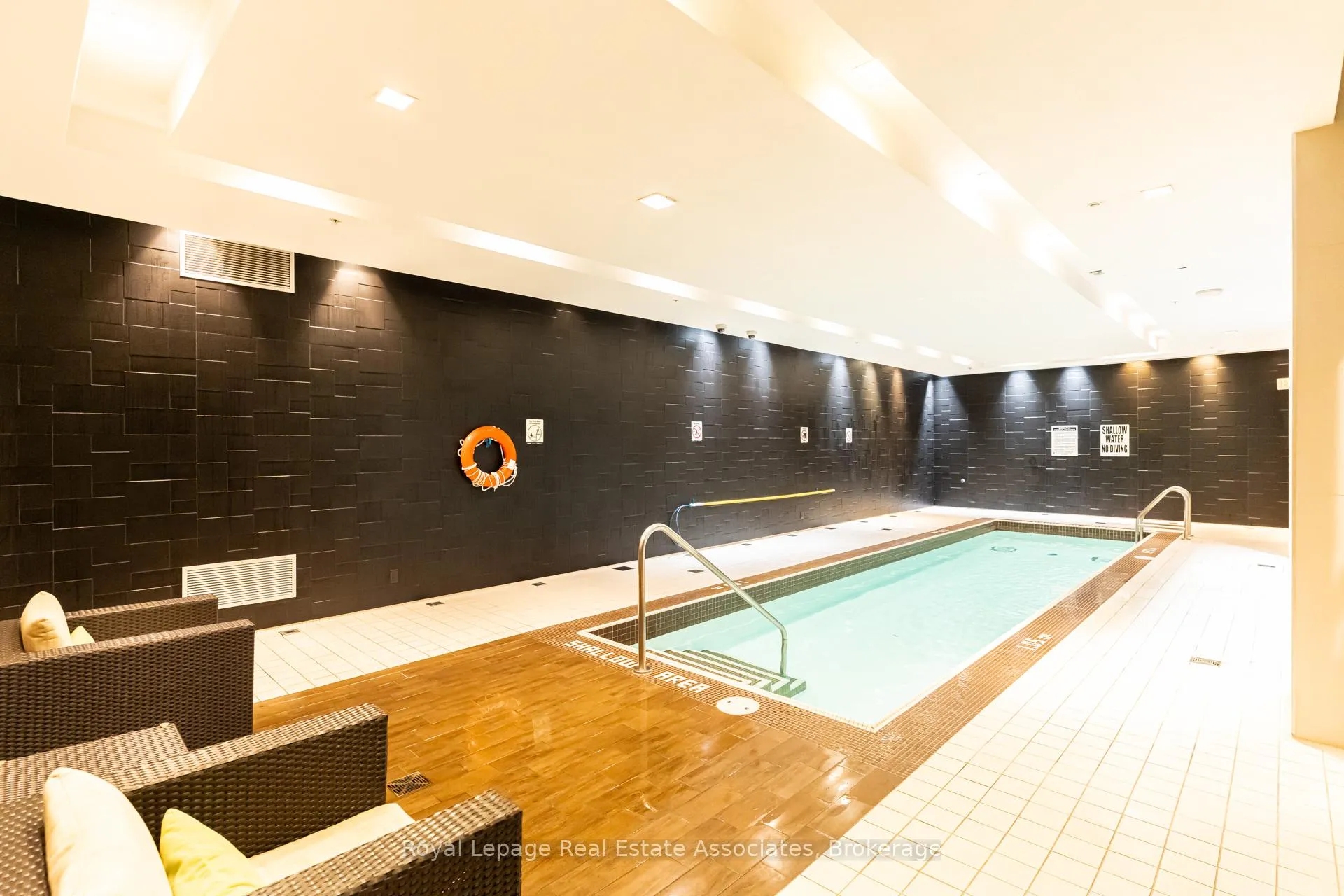 Photo 14 of Unit LPH21, 35 Brian Peck Crescent, Toronto, Thorncliffe Park — HOMEH