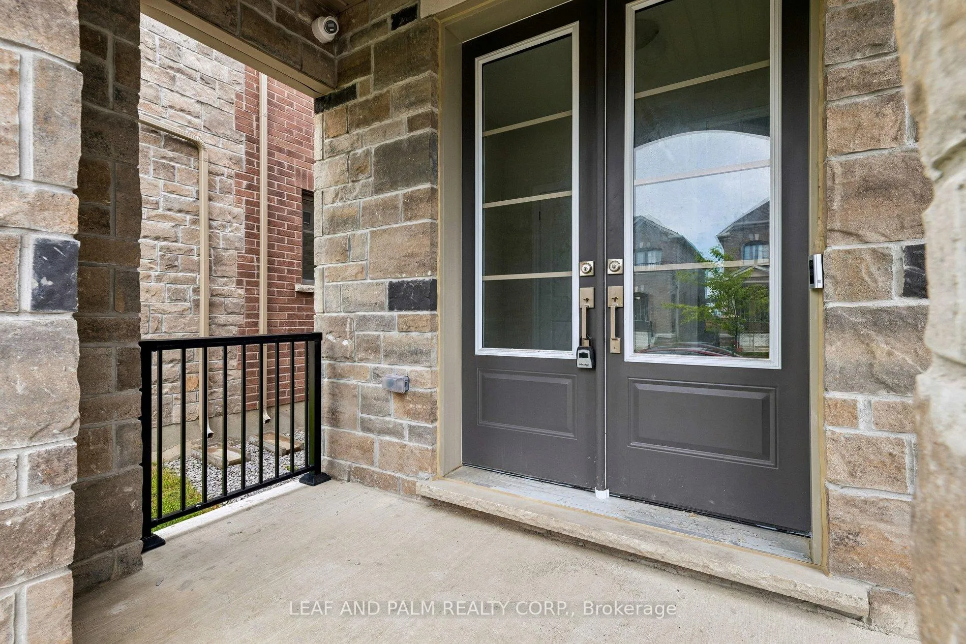 Photo 2 of 79 Ed Ewert Avenue, Clarington, Newcastle — HOMEH