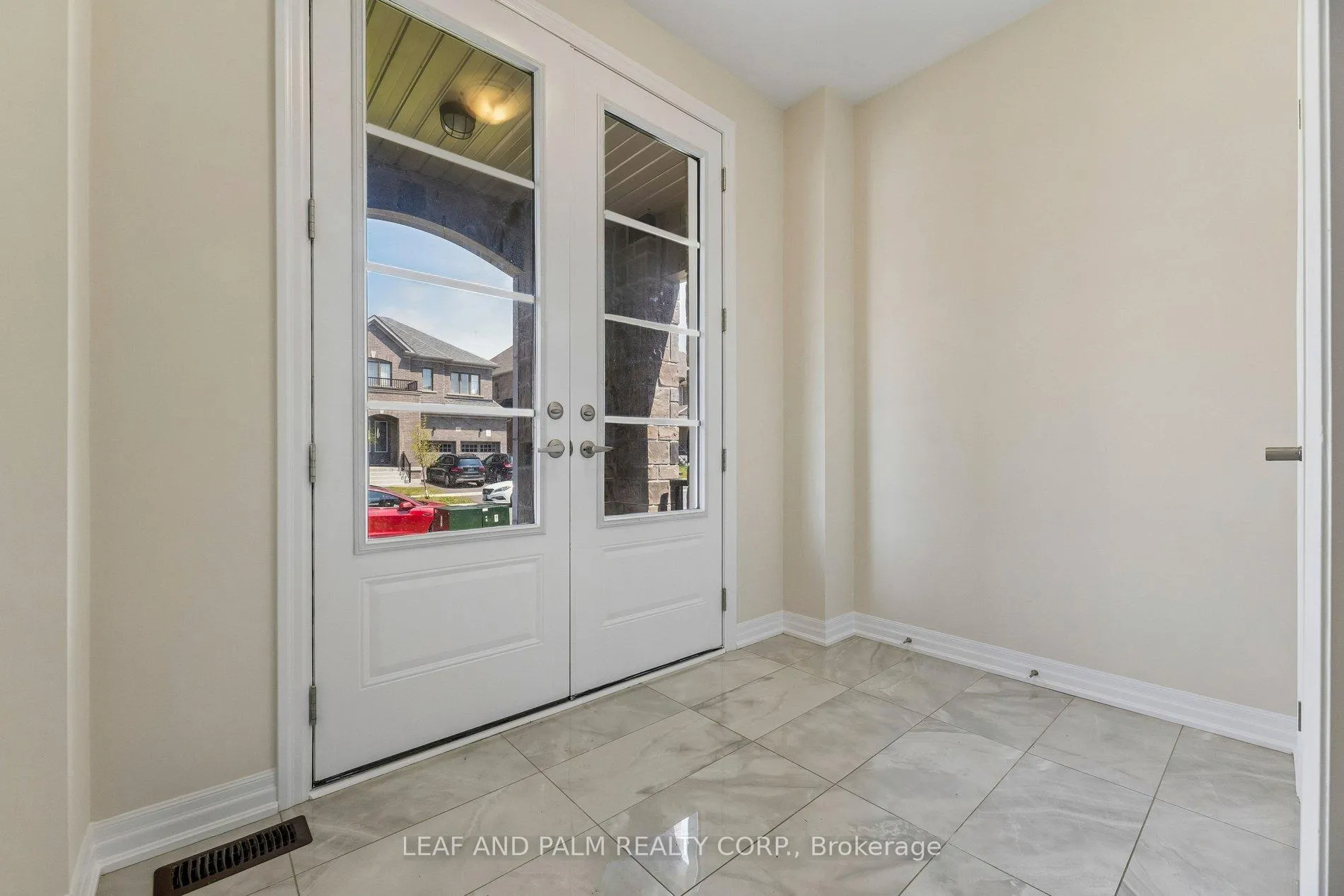 Photo 4 of 79 Ed Ewert Avenue, Clarington, Newcastle — HOMEH