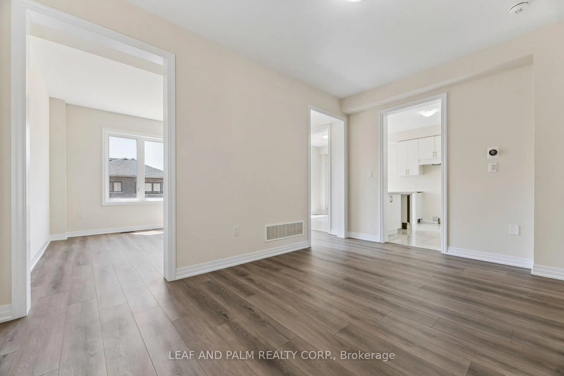 Photo 5 of 79 Ed Ewert Avenue, Clarington, Newcastle — HOMEH