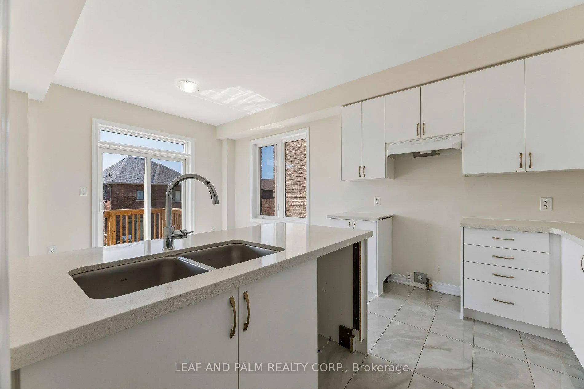 Photo 16 of 79 Ed Ewert Avenue, Clarington, Newcastle — HOMEH