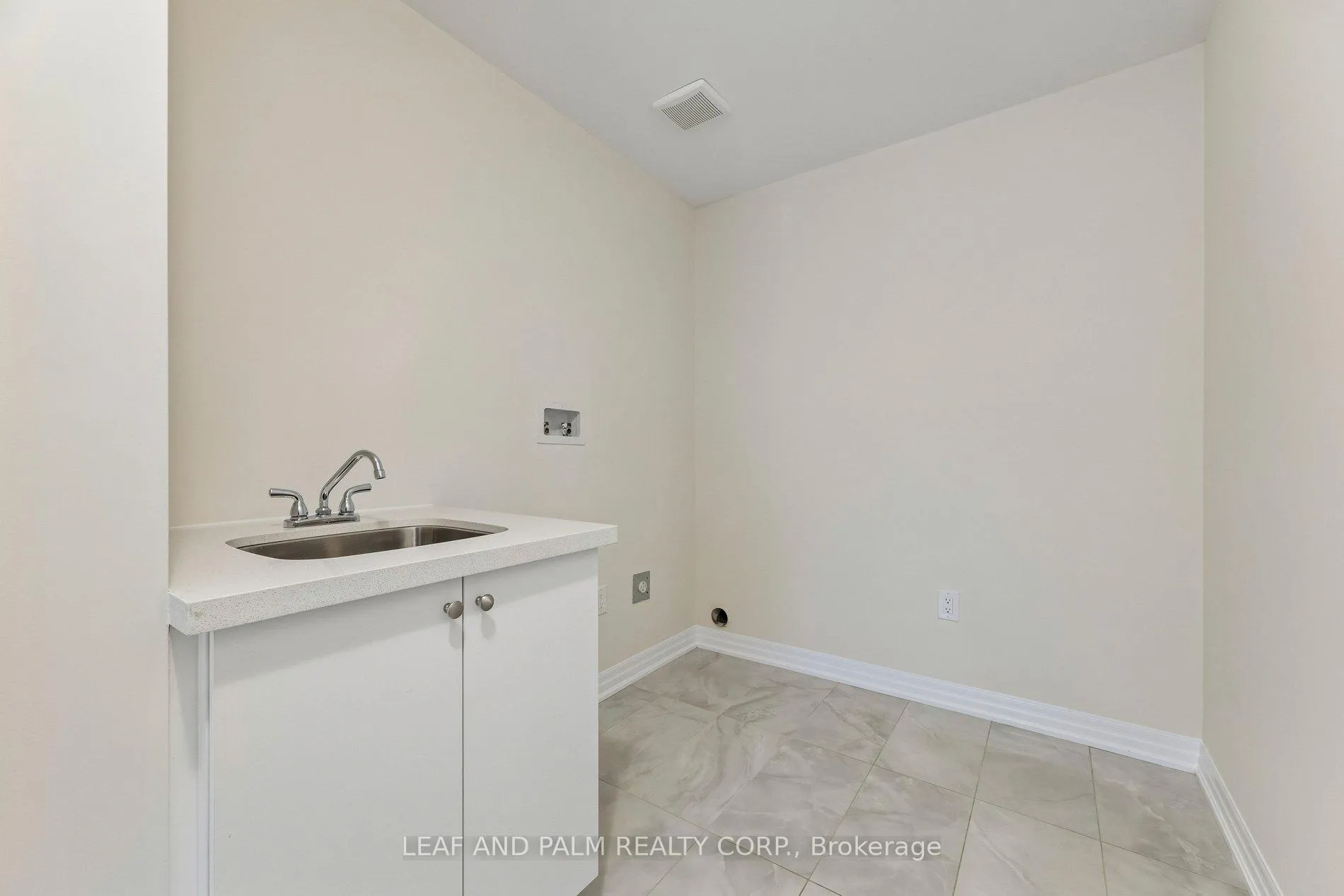 Photo 18 of 79 Ed Ewert Avenue, Clarington, Newcastle — HOMEH