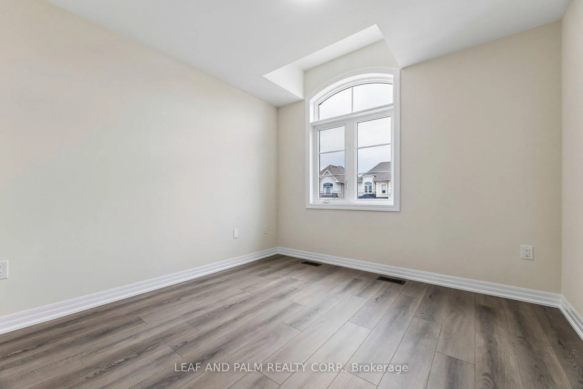 Photo 23 of 79 Ed Ewert Avenue, Clarington, Newcastle — HOMEH