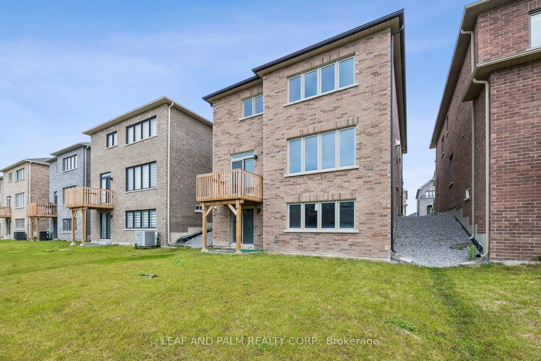 Photo 32 of 79 Ed Ewert Avenue, Clarington, Newcastle — HOMEH