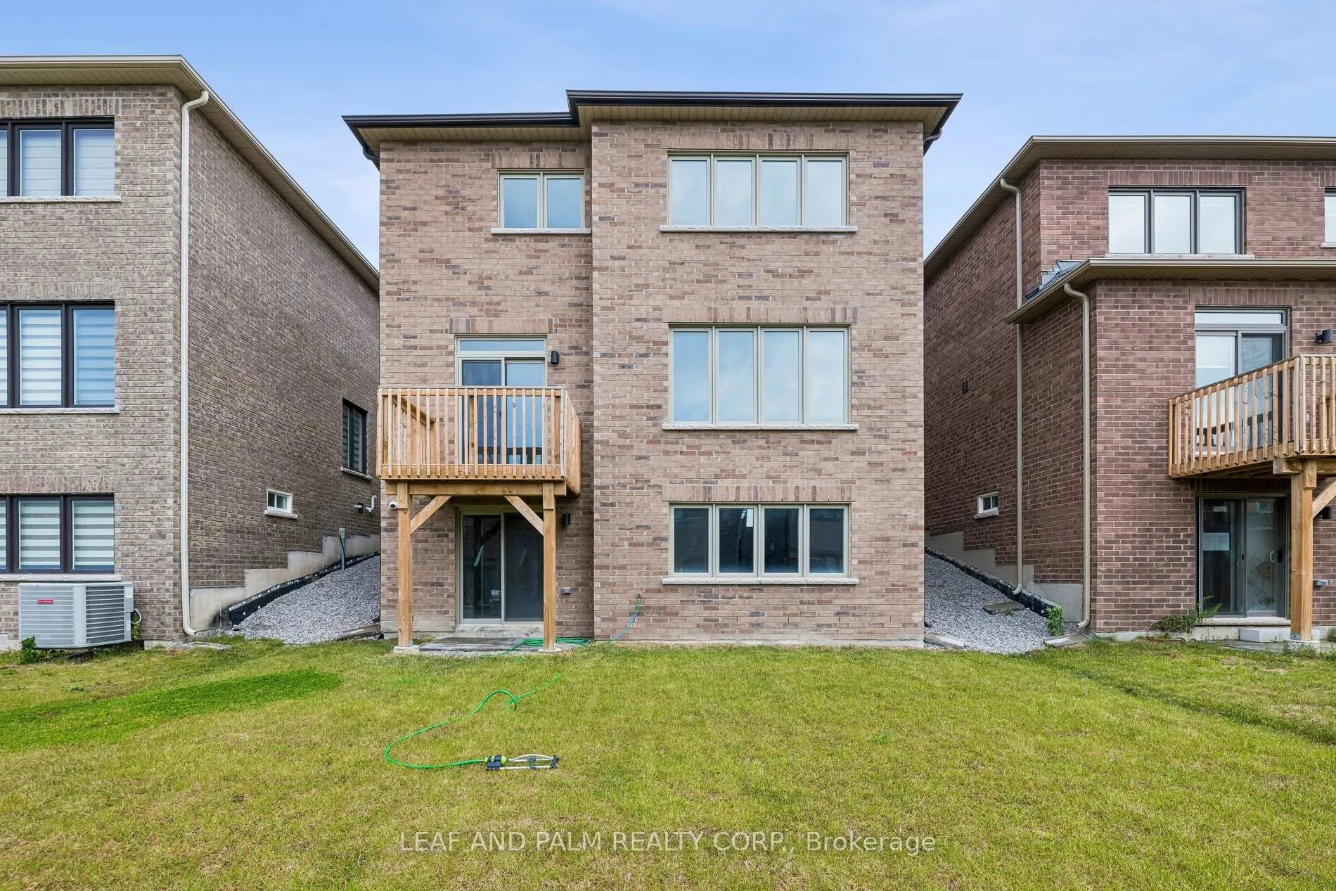 Photo 33 of 79 Ed Ewert Avenue, Clarington, Newcastle — HOMEH