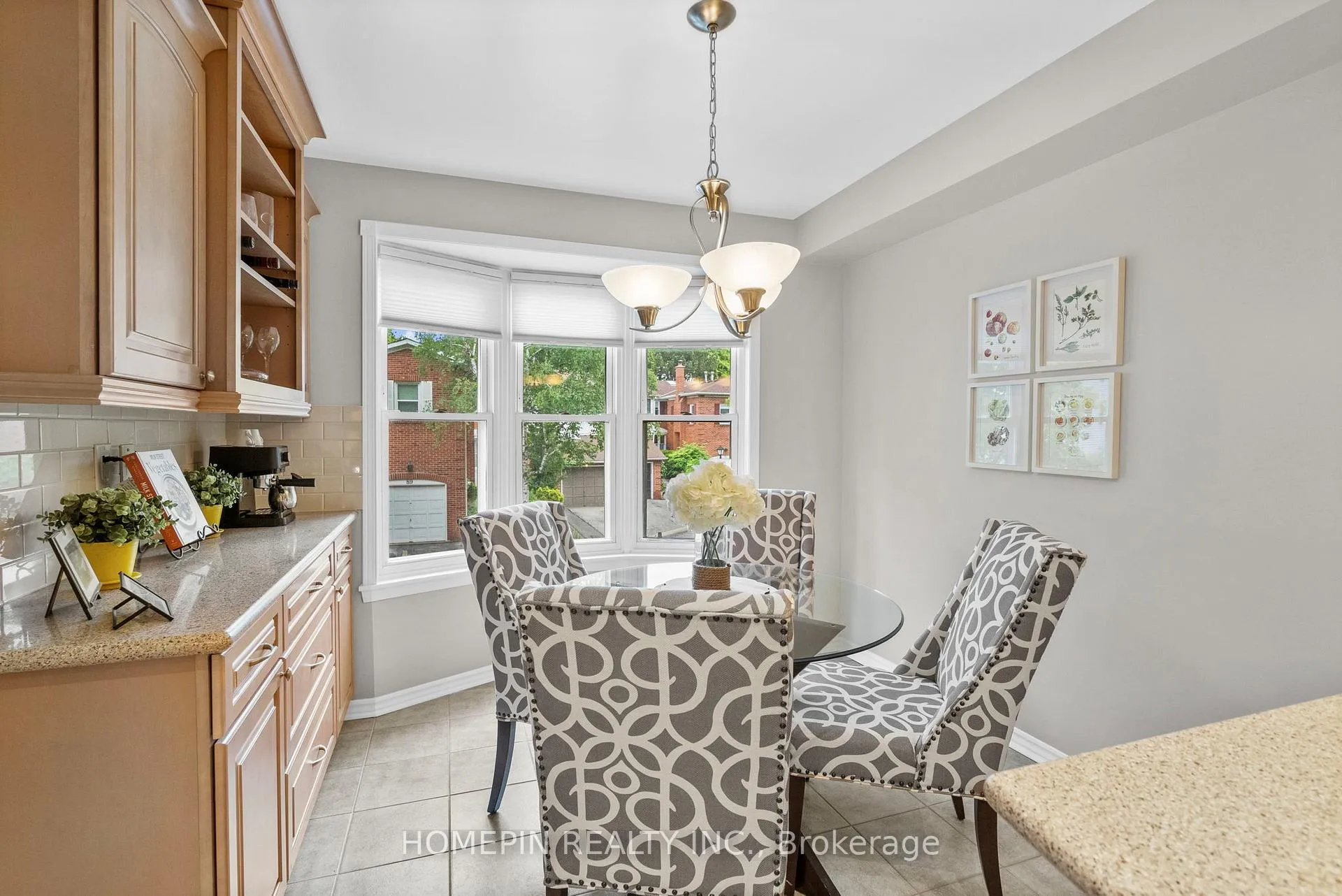 Photo 4 of 86 Confederation Way, Markham, Thornhill — HOMEH