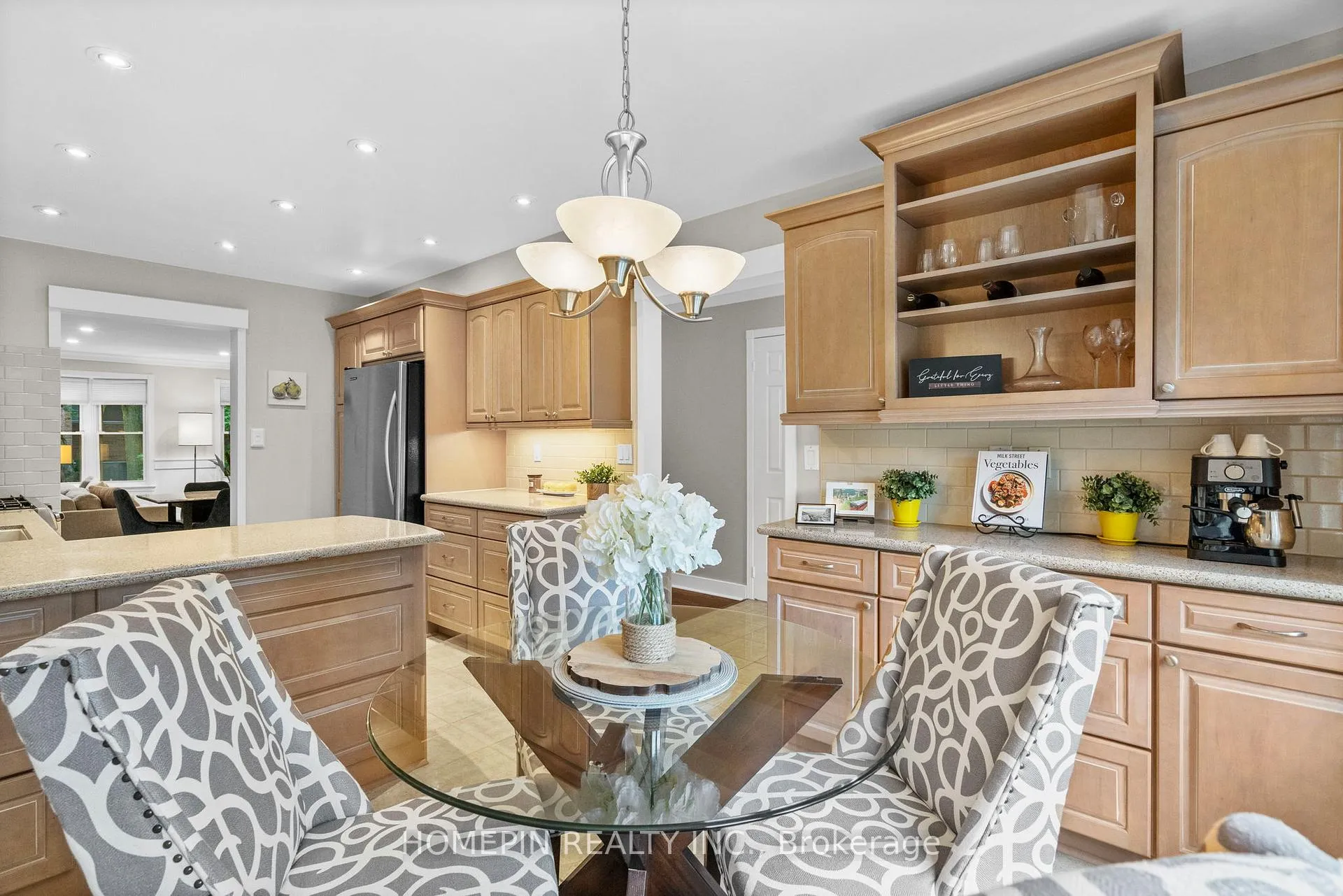 Photo 5 of 86 Confederation Way, Markham, Thornhill — HOMEH