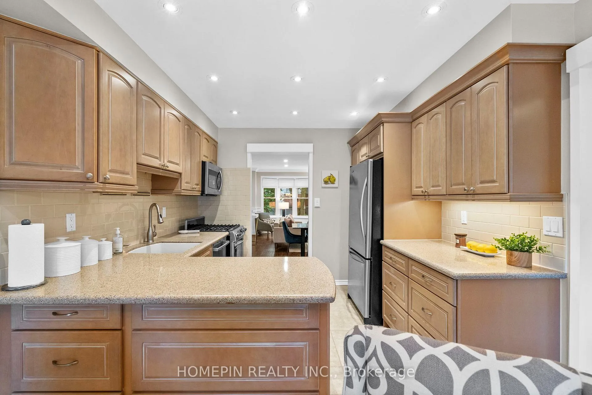 Photo 6 of 86 Confederation Way, Markham, Thornhill — HOMEH