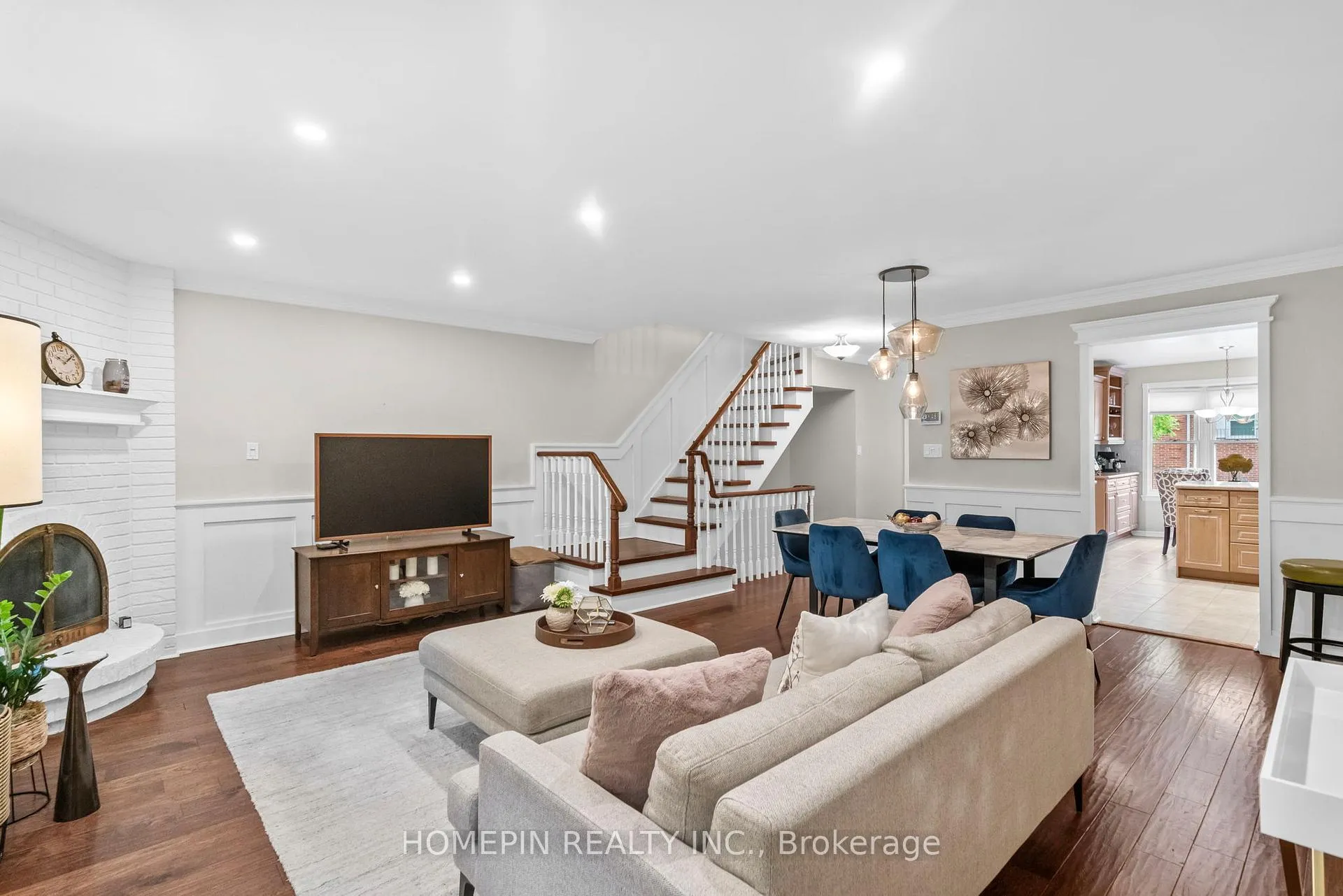 Photo 12 of 86 Confederation Way, Markham, Thornhill — HOMEH