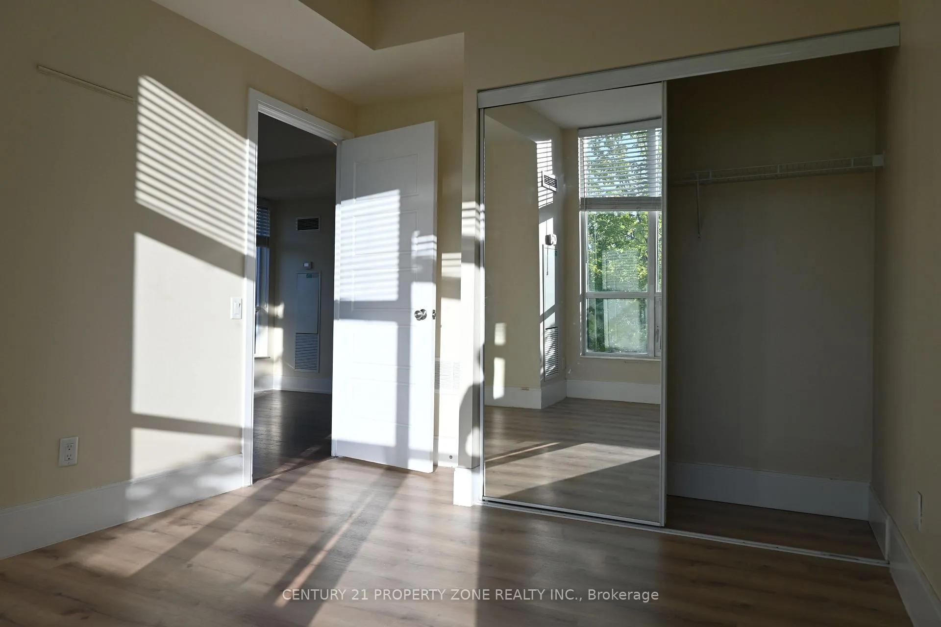Photo 8 of Unit 309, 15 Viking Lane, Etobicoke, Islington-City Centre West — HOMEH