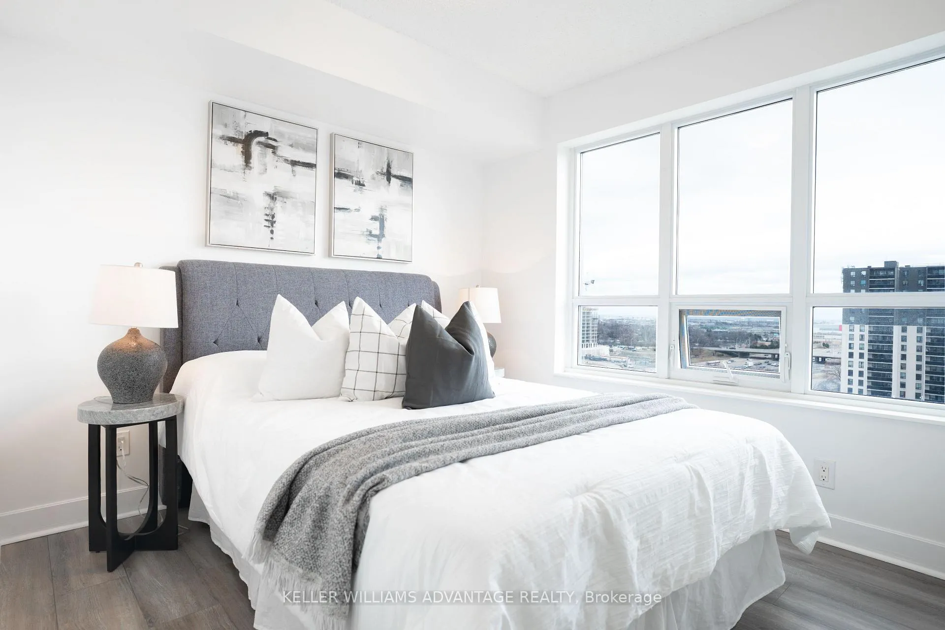 Photo 5 of Unit 1008, 6 Eva Road, Etobicoke, Etobicoke West Mall — HOMEH