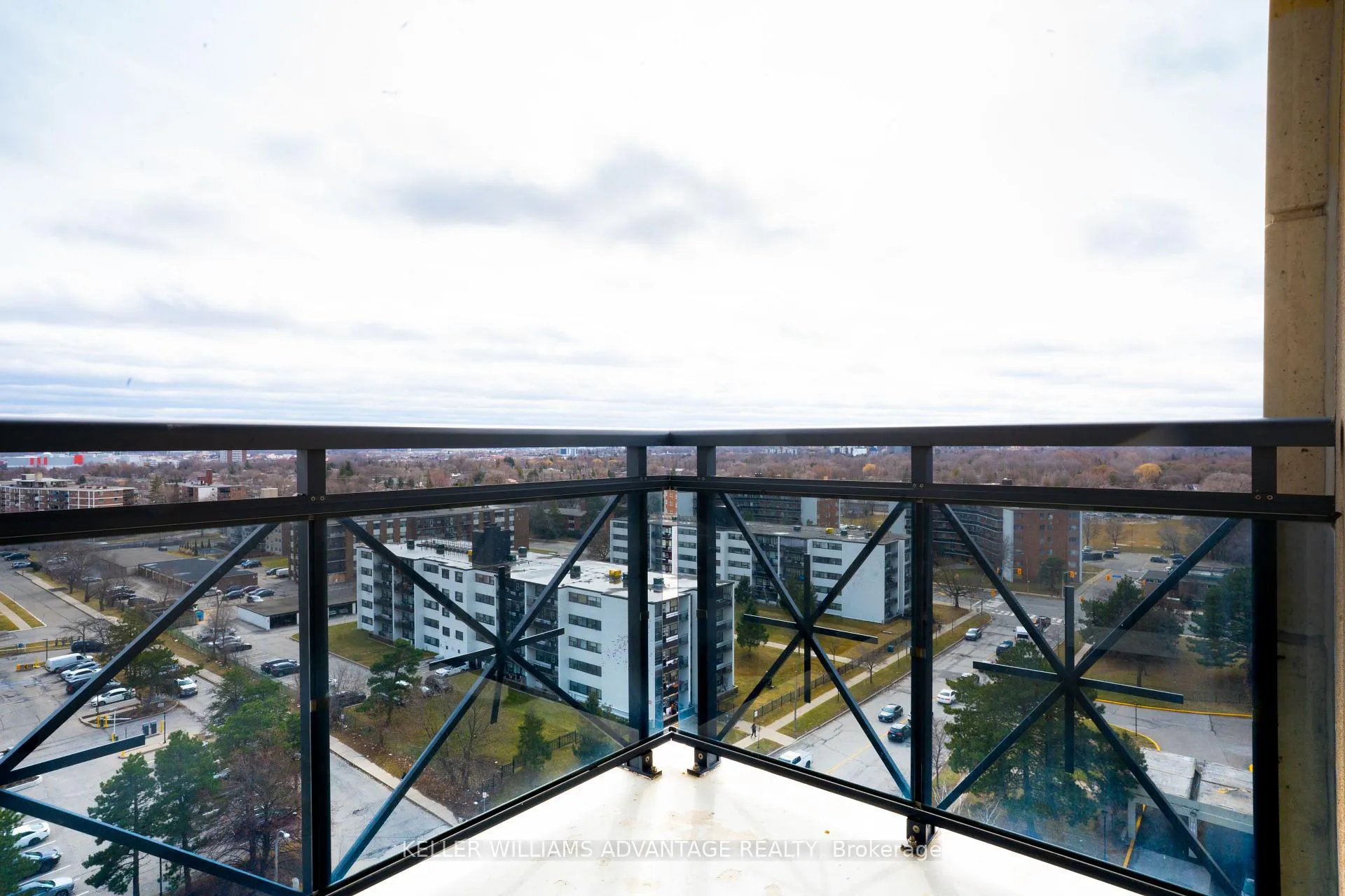 Photo 11 of Unit 1008, 6 Eva Road, Etobicoke, Etobicoke West Mall — HOMEH