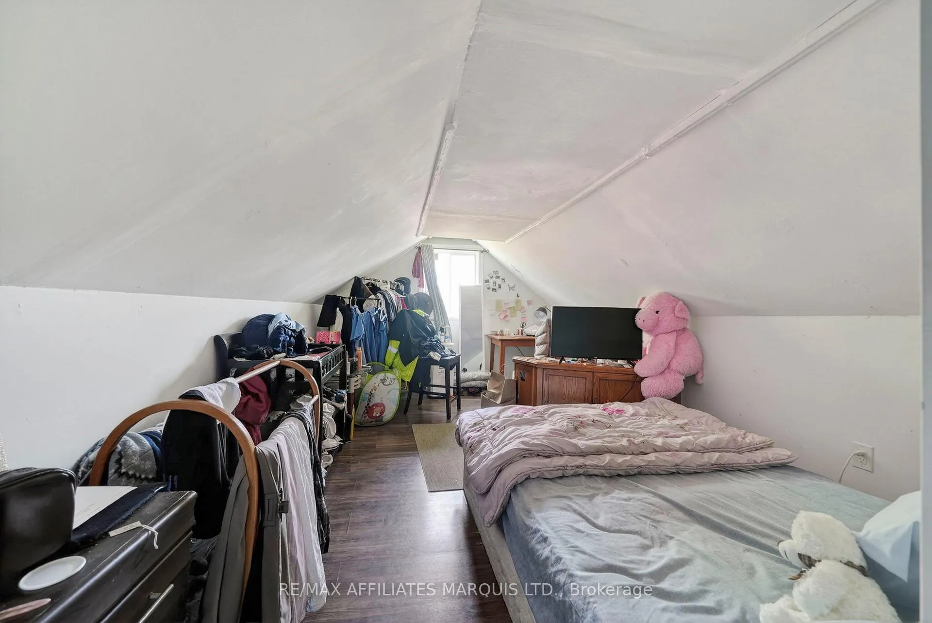 Photo 18 of 117 Sixth Street W, Cornwall, Cornwall — HOMEH