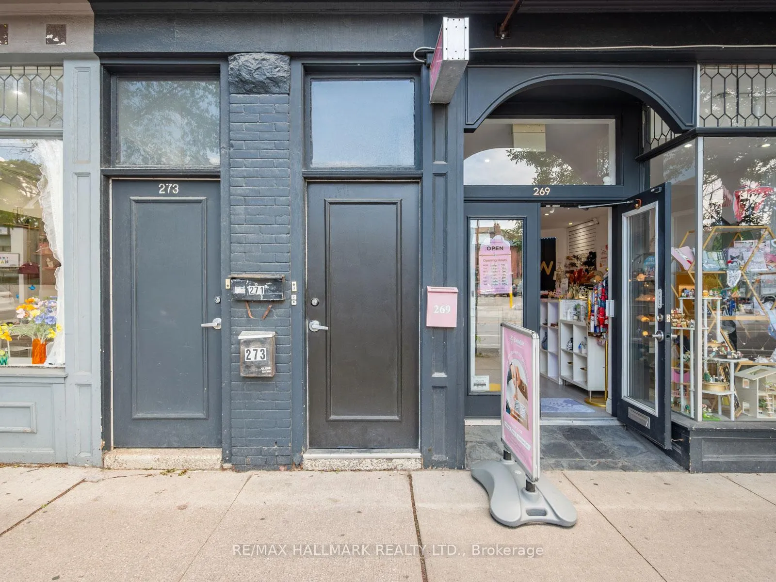 Photo 5 of Unit 3rd flr, 269 Danforth Avenue, Toronto, North Riverdale — HOMEH