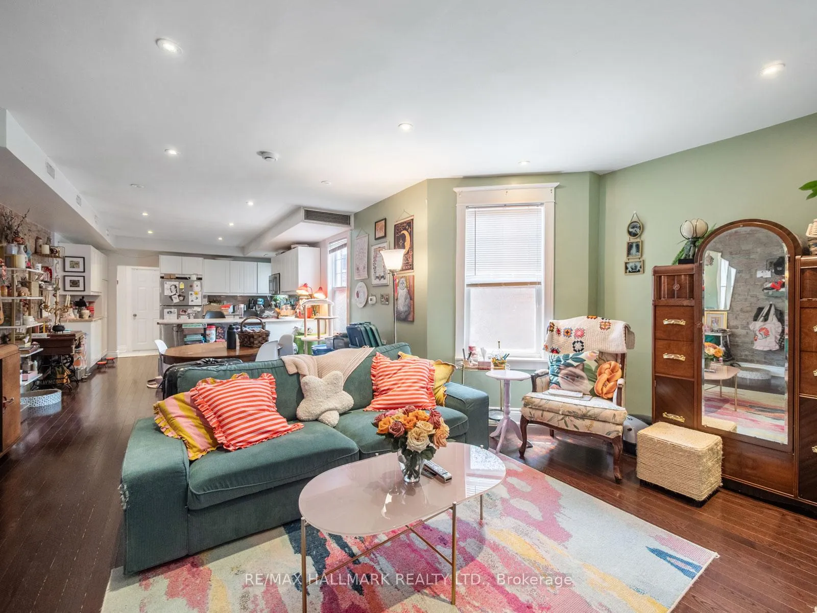 Photo 8 of Unit 3rd flr, 269 Danforth Avenue, Toronto, North Riverdale — HOMEH