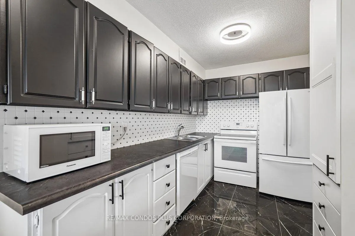 Photo 5 of Unit 1307, 250 Scarlett Road, Toronto, Rockcliffe-Smythe — HOMEH